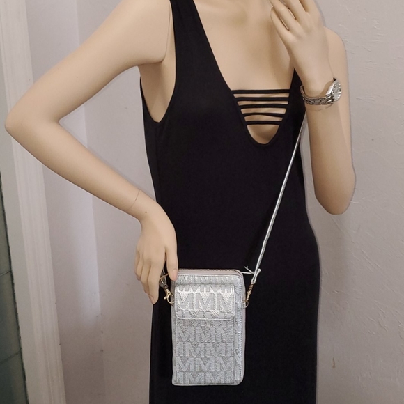 Silver metalic color phone & wallet . - Picture 9 of 9